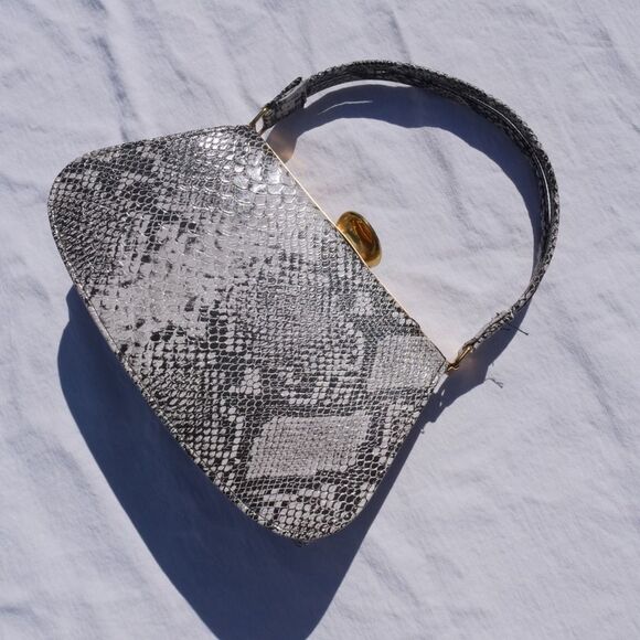 Ture vintage Handbags - Gorgeous 60s Faux Snakeskin Purse‎